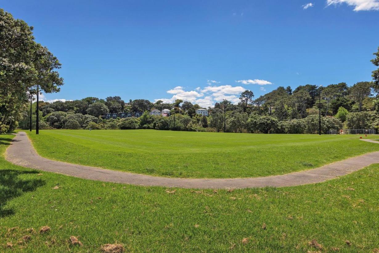 Hot Deal! Sky Stars Garden View Waking To The Beach Close To City Centre Auckland Exterior photo